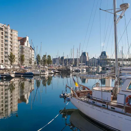 Zeestation With Parking By Interhome 公寓