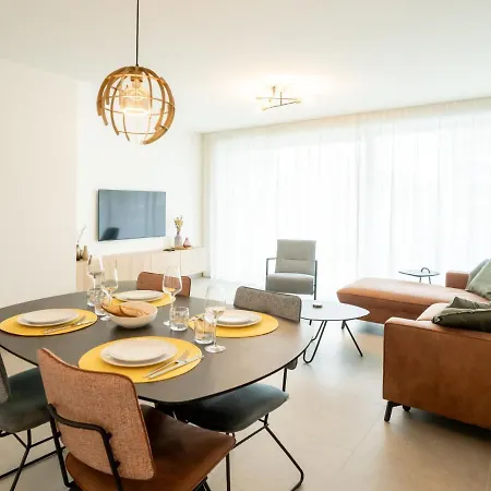 Zeestation With Parking By Interhome 公寓