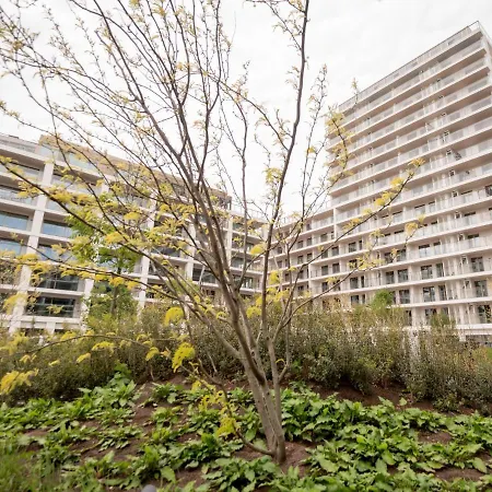 公寓 Zeestation With Parking By Interhome