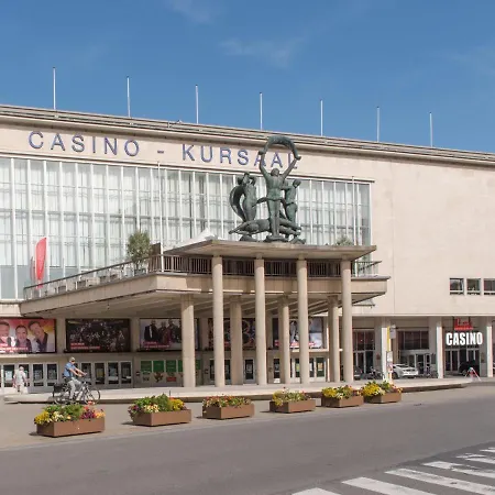 Zeestation With Parking By Interhome 公寓