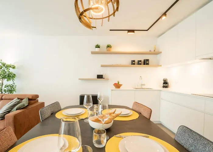 Zeestation With Parking By Interhome Apartamento Ostende